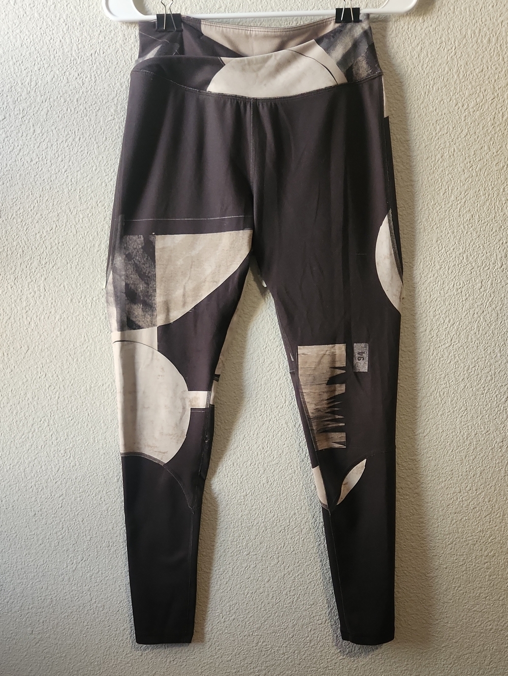 Burton Black and Cream Graphic Print Leggings